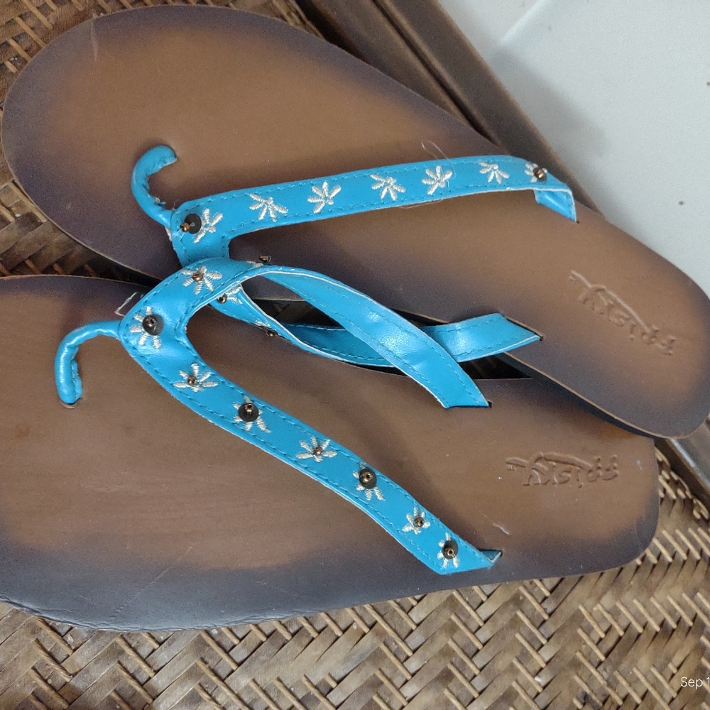 Frisky flip flops